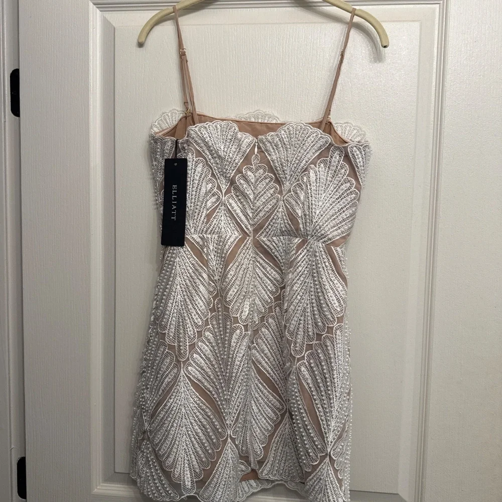 Elliatt bridal Harper dress-never worn! - Picture 2 of 4